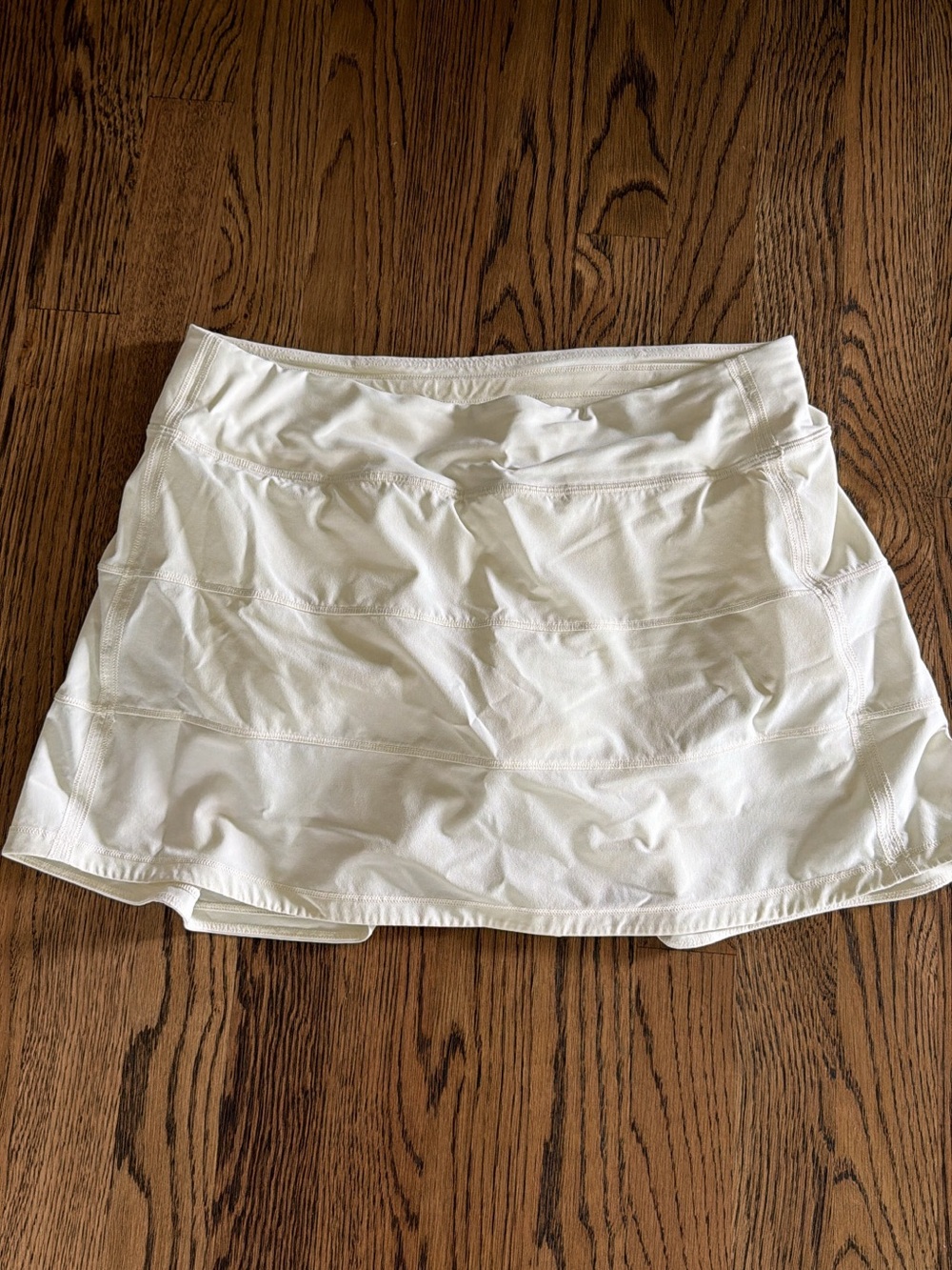 Women's Lululemon Off-White Athletic Skort NWOT Size 8